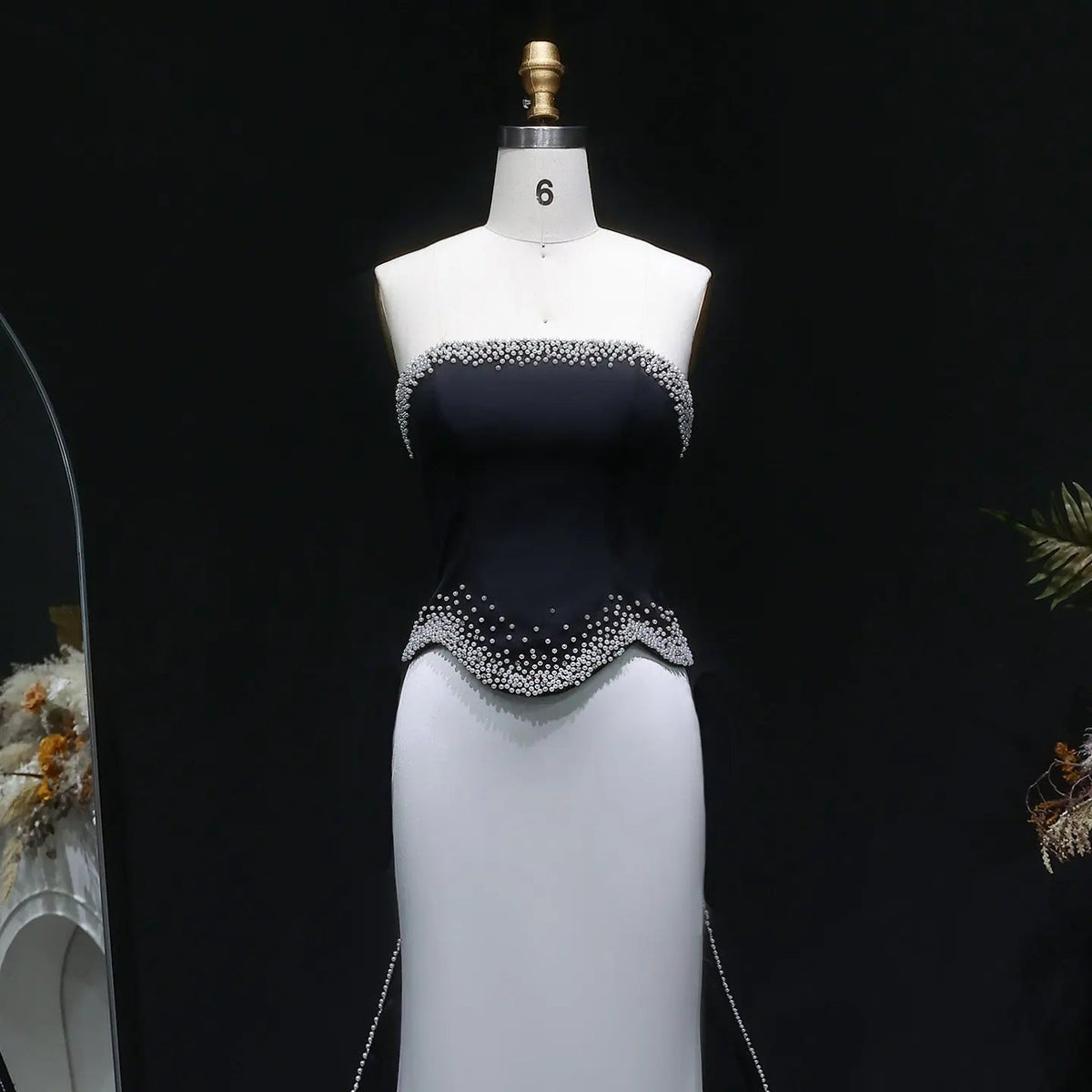Luxury Black-White Mermaid Evening Dress with Detachable Train SF308