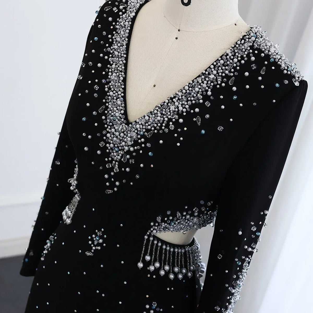 Luxury Black Pearl Beaded Long Sleeve Evening Dress XD019