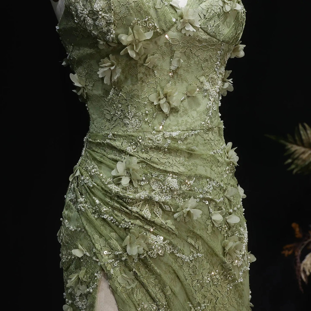 Glamorous Green Halter Lace Evening Dress with Slit SF521