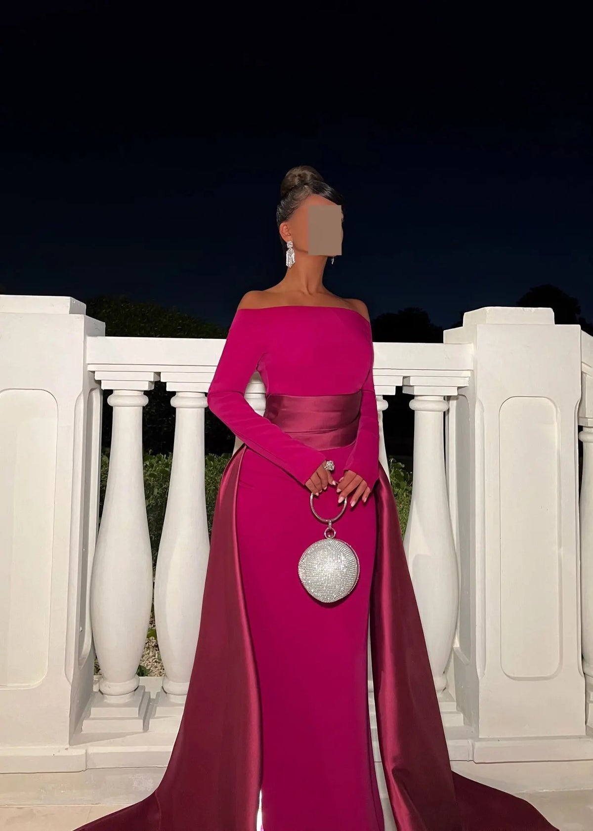 Romantic Off-the-Shoulder Evening Dress with Fitted Bodice and Dramatic Train SF318