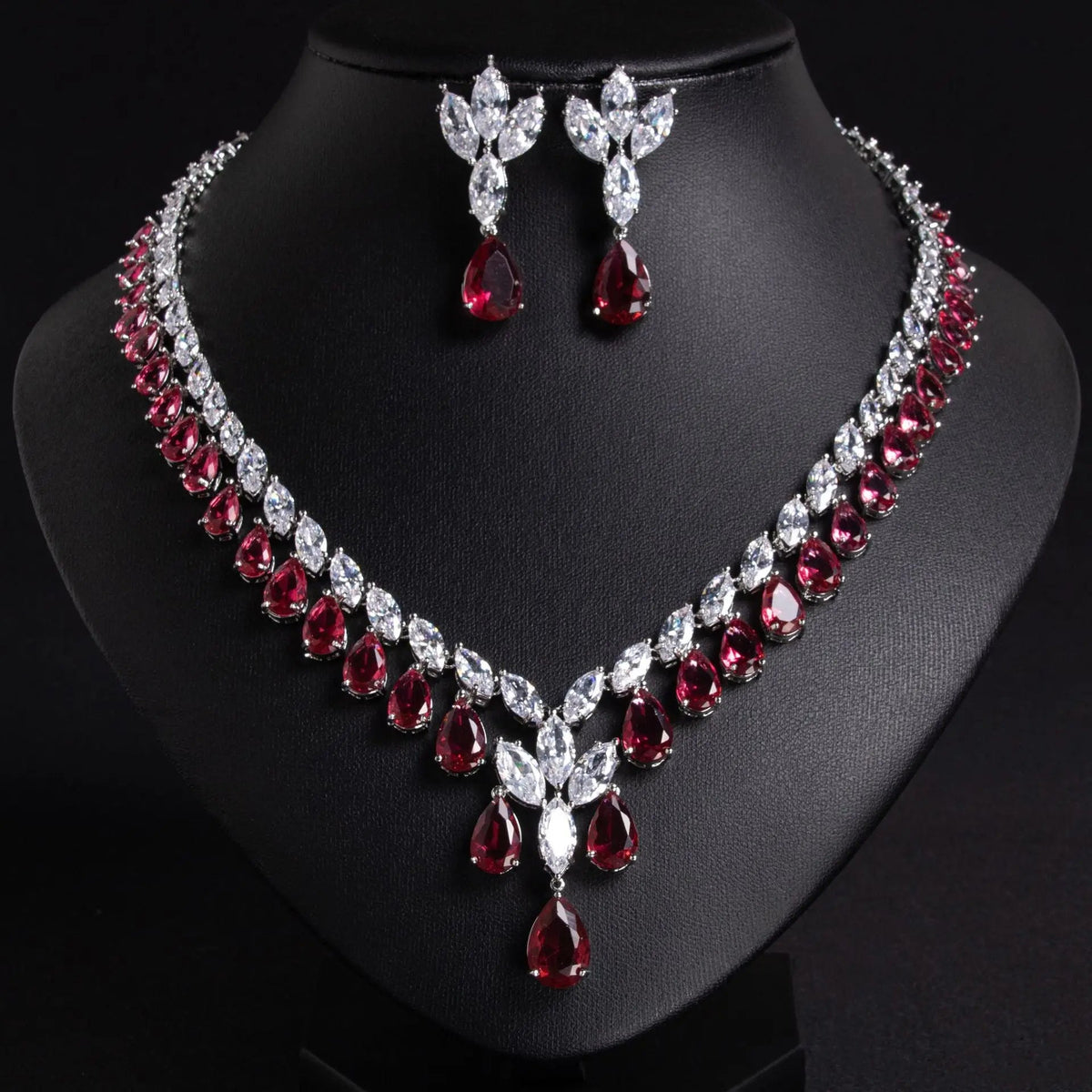 Luxury Teardrop Cubic Zirconia Jewelry Set JW040