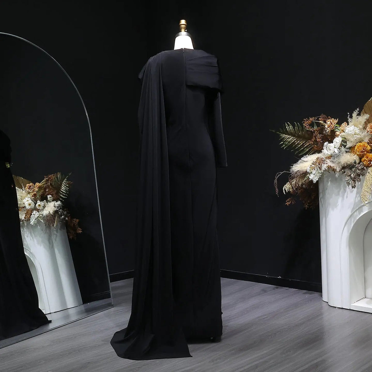 Elegant Off White Satin Arabic Evening Dress with Cape SF536