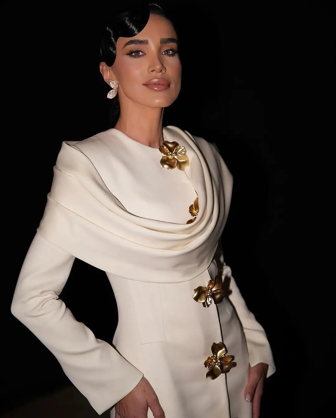 Elegant Off White Satin Arabic Evening Dress with Cape SF536
