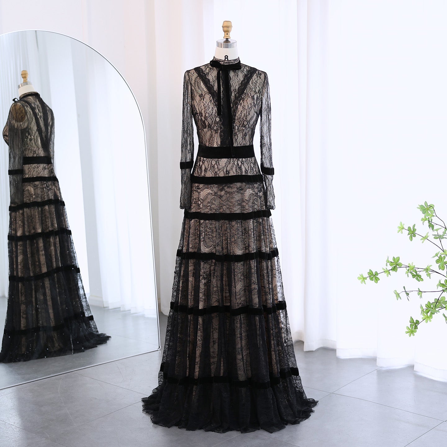 Elegant Black Long Sleeves Tiered Lace A-line Evening Dress SF023