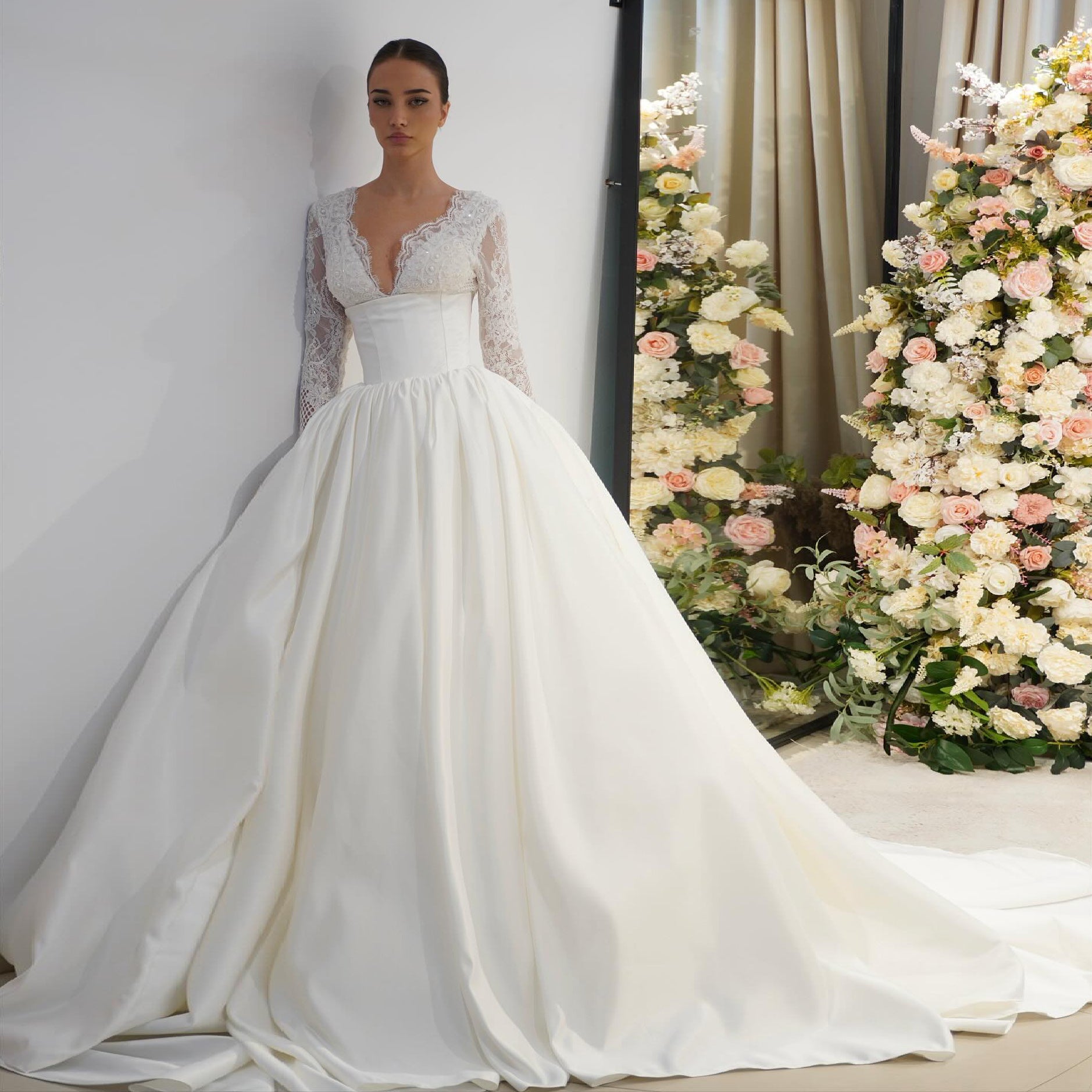 Luxury Pearl Deep V-Lace Ball Gown Wedding Dress SW547