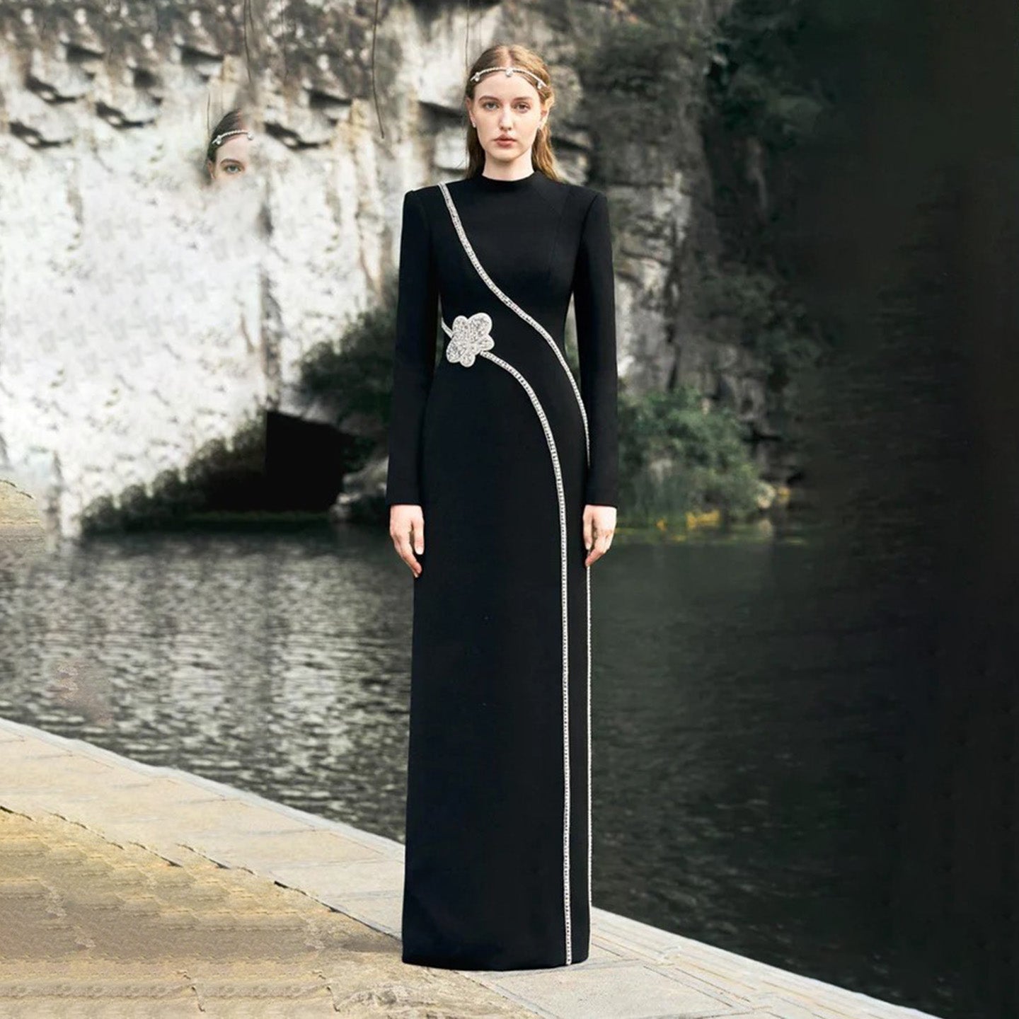 Elegant Crystal Black Long Sleeves Satin Evening Dress SF350