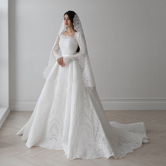 Elegant Lace Printed Buttons Ball Gown Wedding Dress SW533