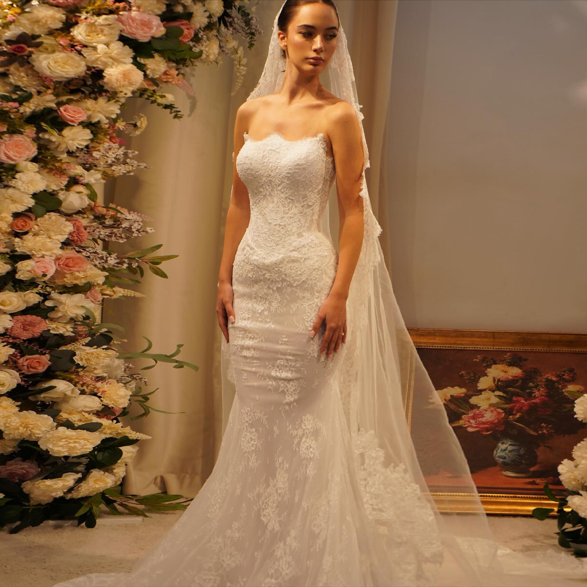 Luxury Strapless Lace Mermaid Wedding Dress With Veil SW549
