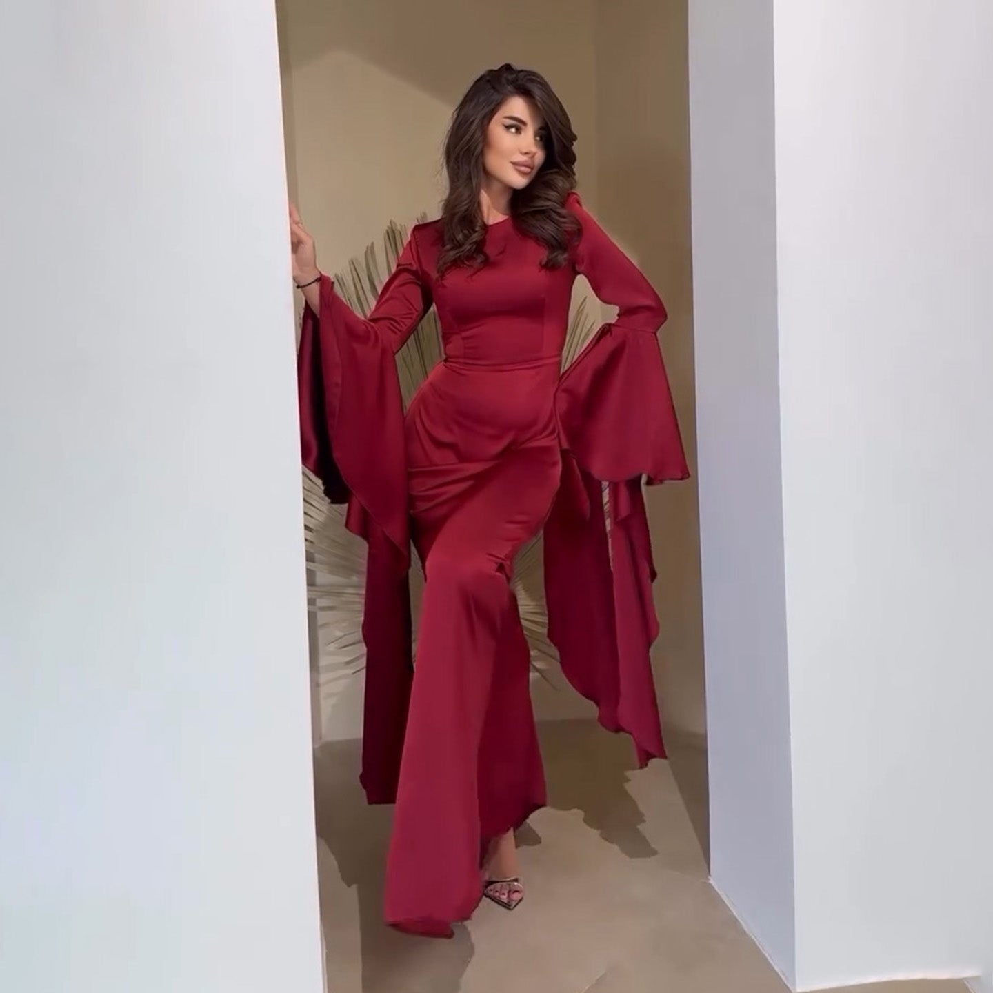 Elegant O-Neck Burgundy Evening Dress with Long Bell Sleeves SF584