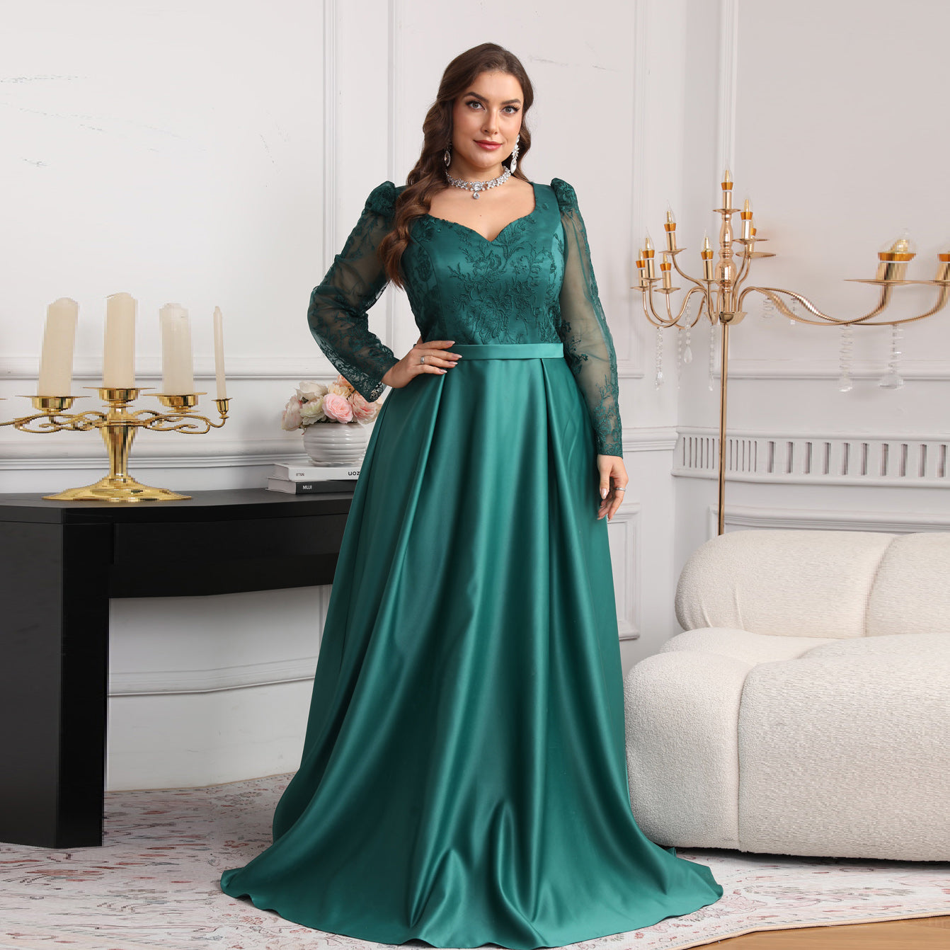 Luxury Emerald Green Embroidered Long-Sleeve Evening Dress SF625