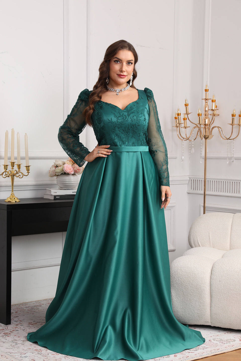 Luxury Emerald Green Embroidered Long-Sleeve Evening Dress SF625