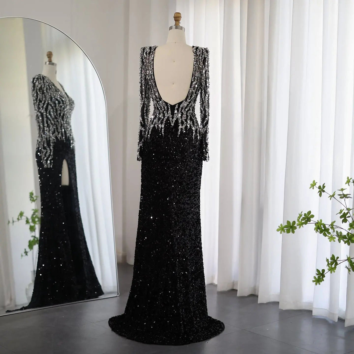 Luxury Black V-Neck Long Sleeves Side Slit Evening Dress SS250