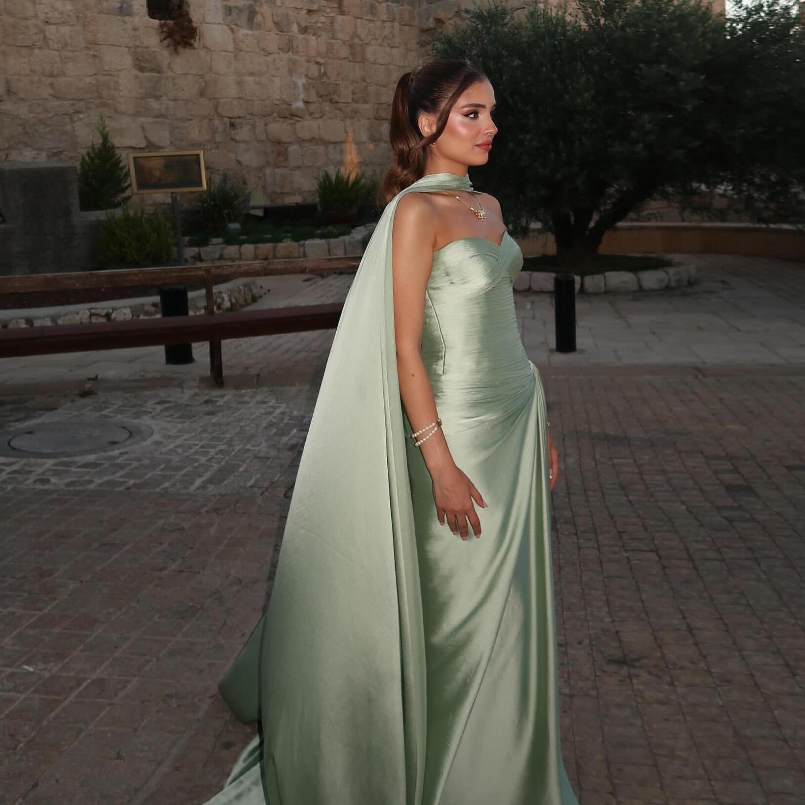 Luxury Mint Green Sweetheart Satin Evening Dress with Cap SF157
