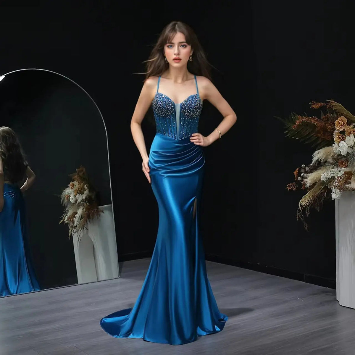 Luxury Royal Blue Spaghetti Strap Crystal Embroidered High-Slit Prom Dress SH536