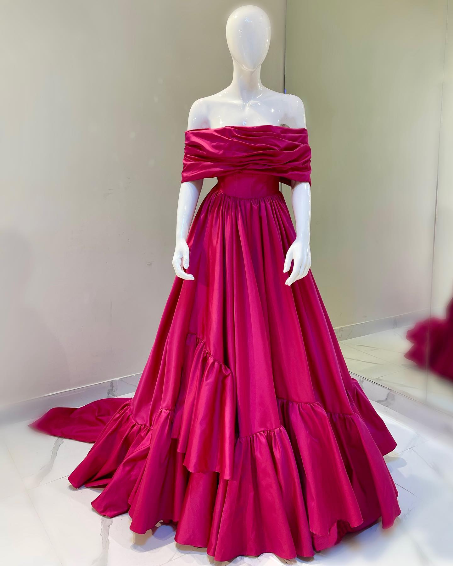 Elegant Pink A-Line Strapless Pleats Satin Evening Dress SF020