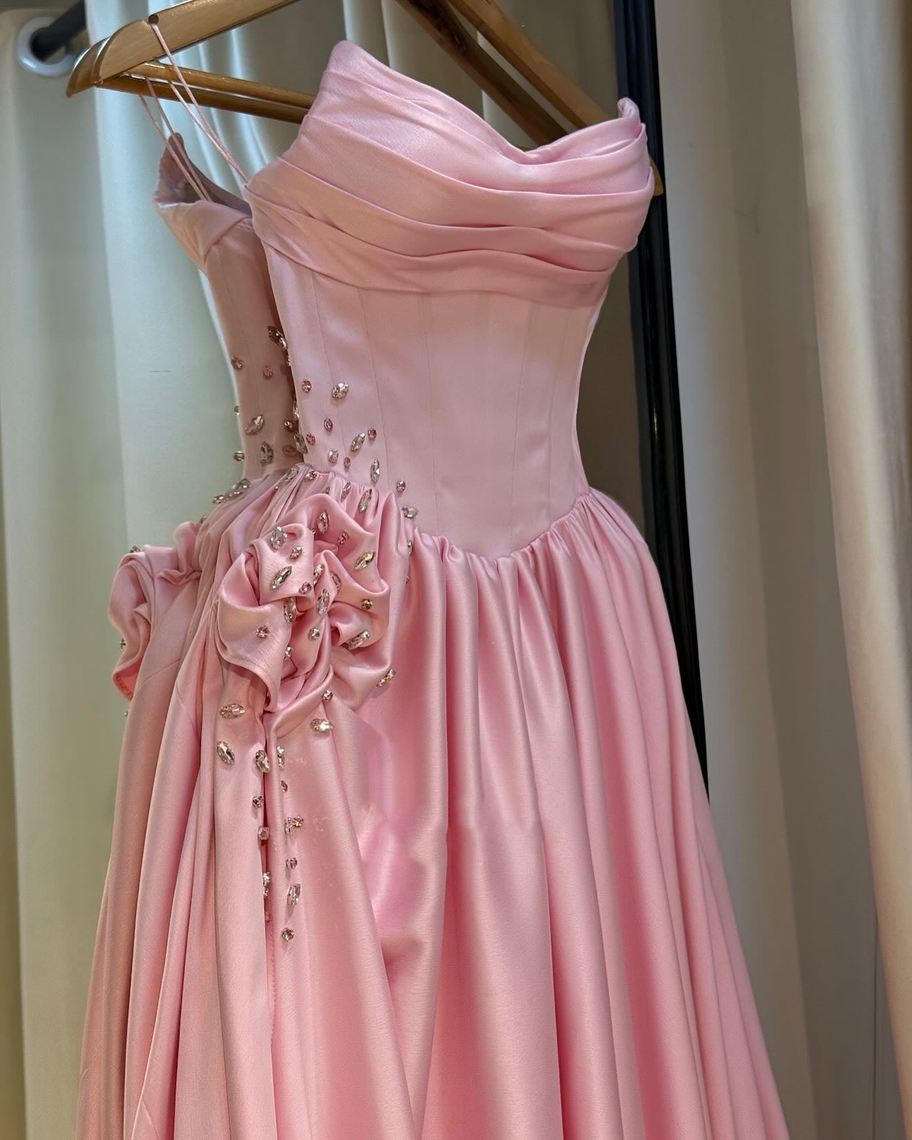 Glamorous Pink Sweetheart Satin Evening Dress with Bow SF522