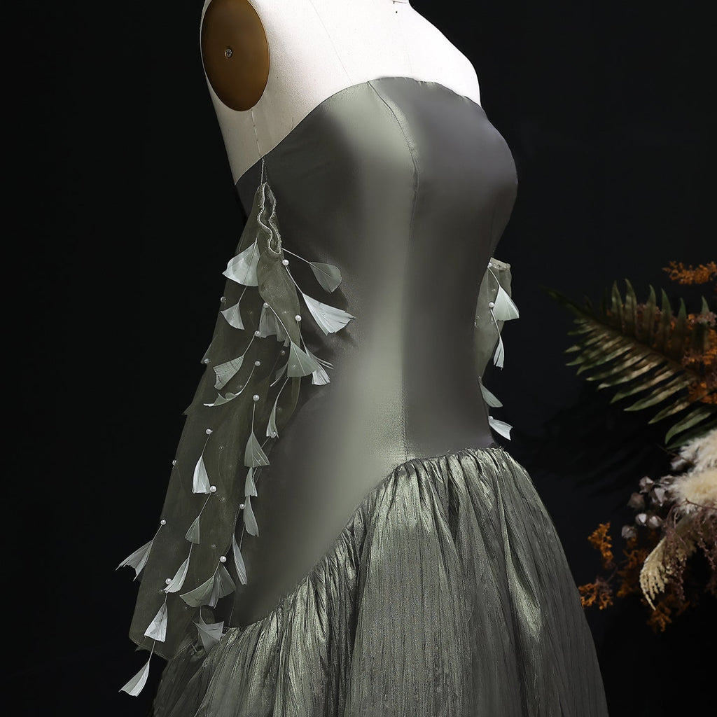 Elegant Green Strapless Pleated Evening Dress with Feathered Gloves SF211