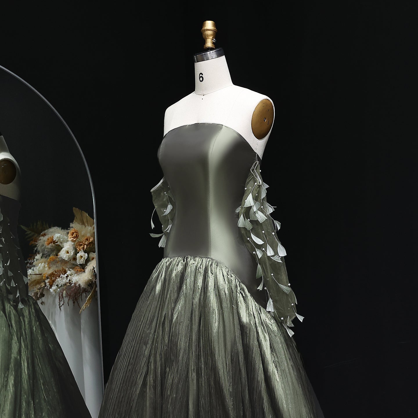 Elegant Green Strapless Pleated Evening Dress with Feathered Gloves SF211
