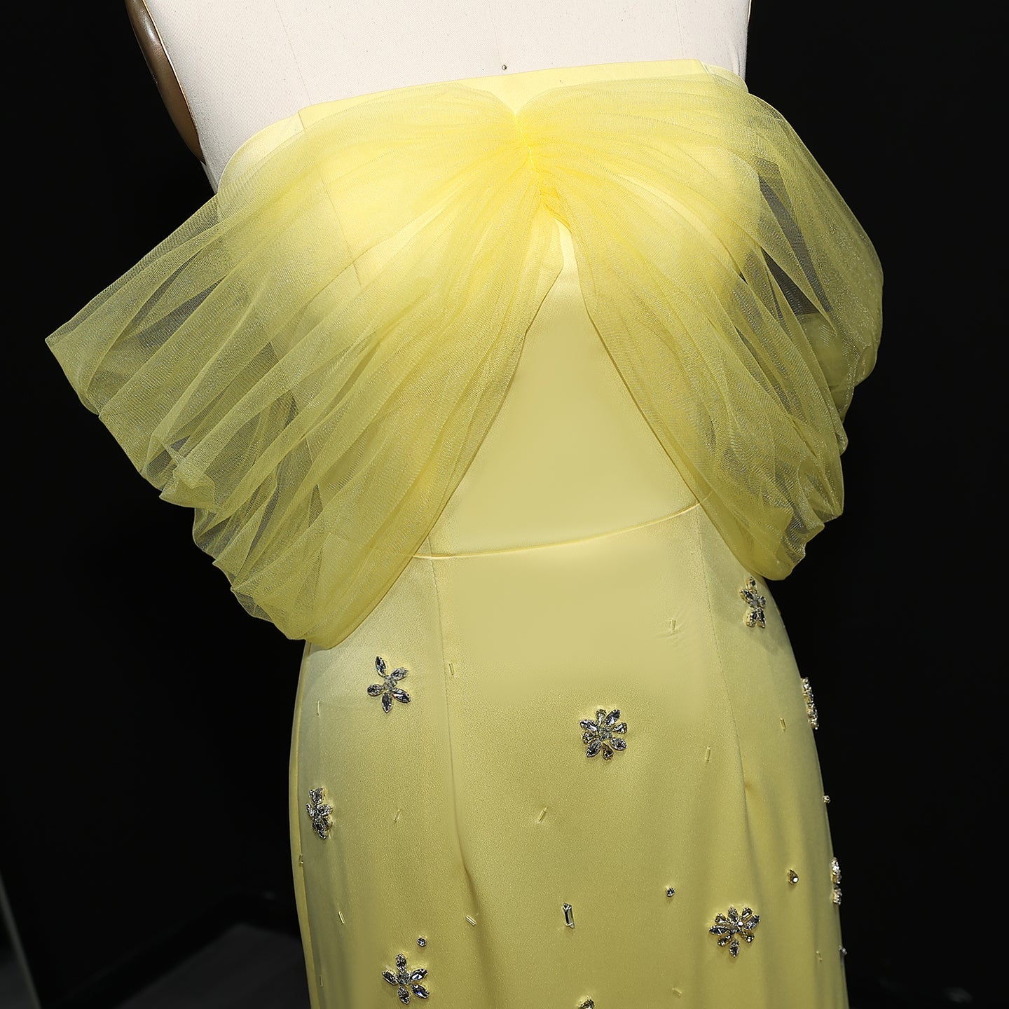 Luxury Yellow Beaded Crystal Evening Dress with Sheer Shawl XD018