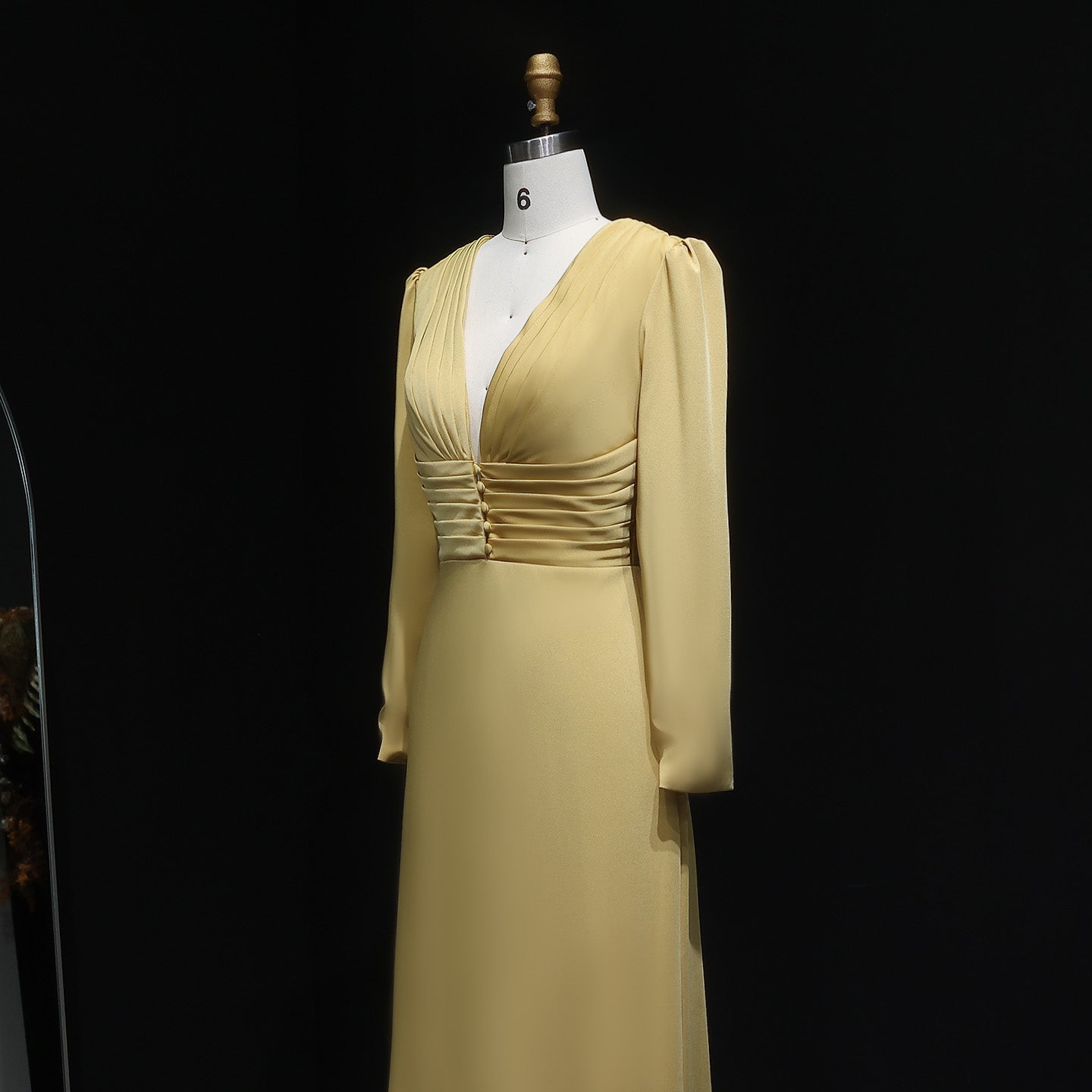 Elegant Yellow V-Neck Mermaid Evening Dress with Long Sleeves SF173