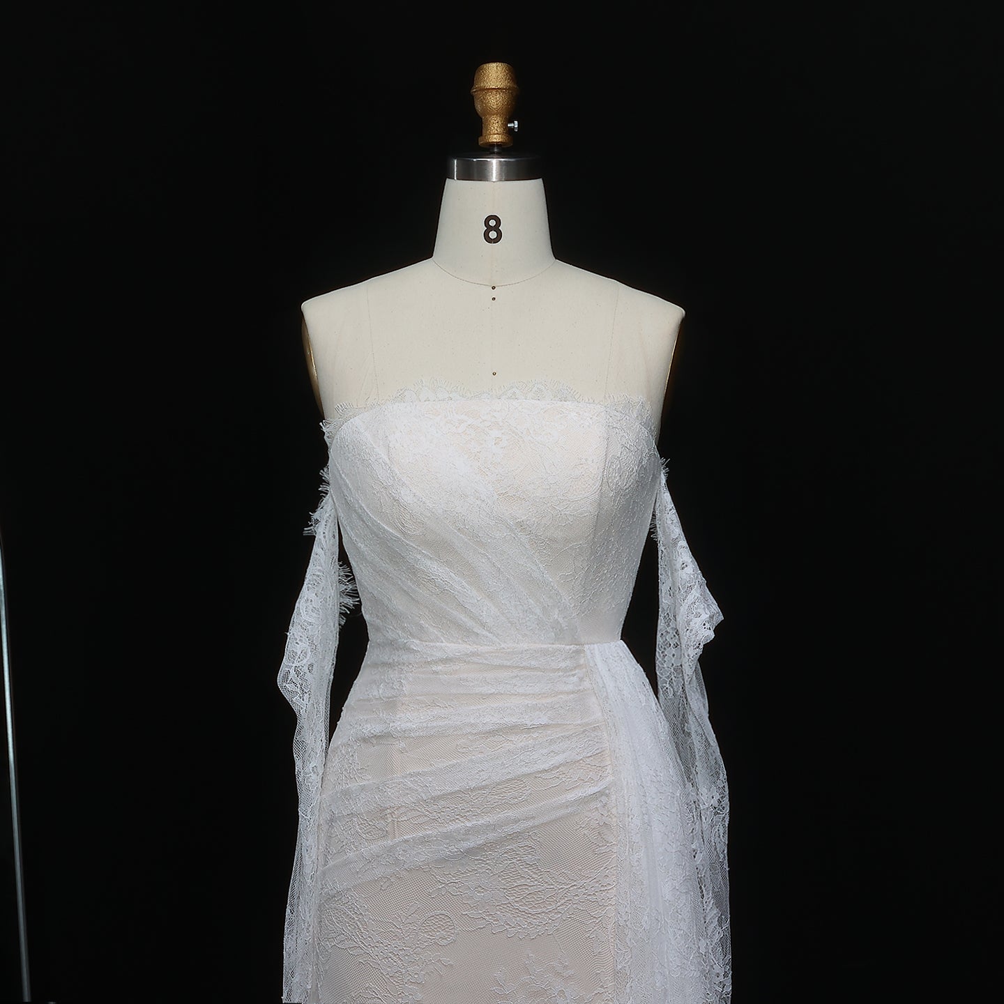 Elegant White Strapless Lace Evening Dress with Gloves SF373
