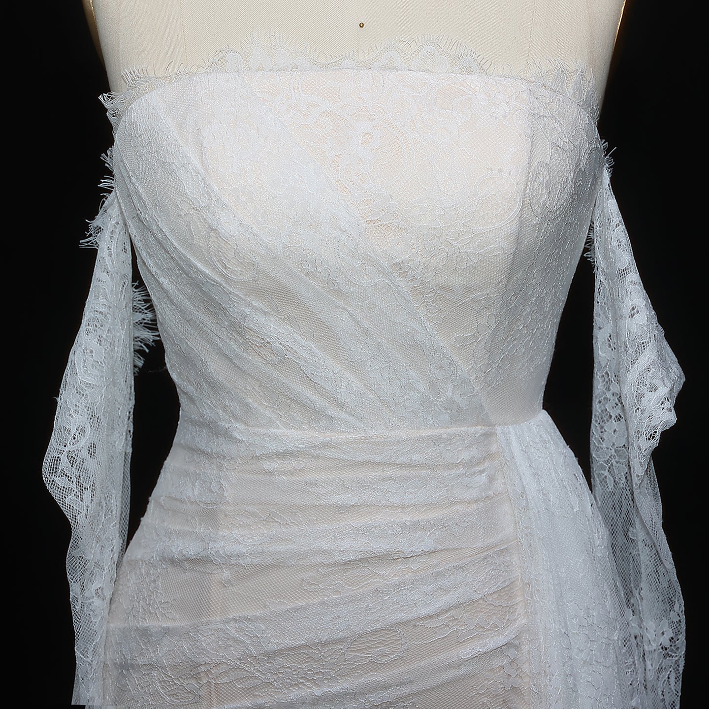 Elegant White Strapless Lace Evening Dress with Gloves SF373
