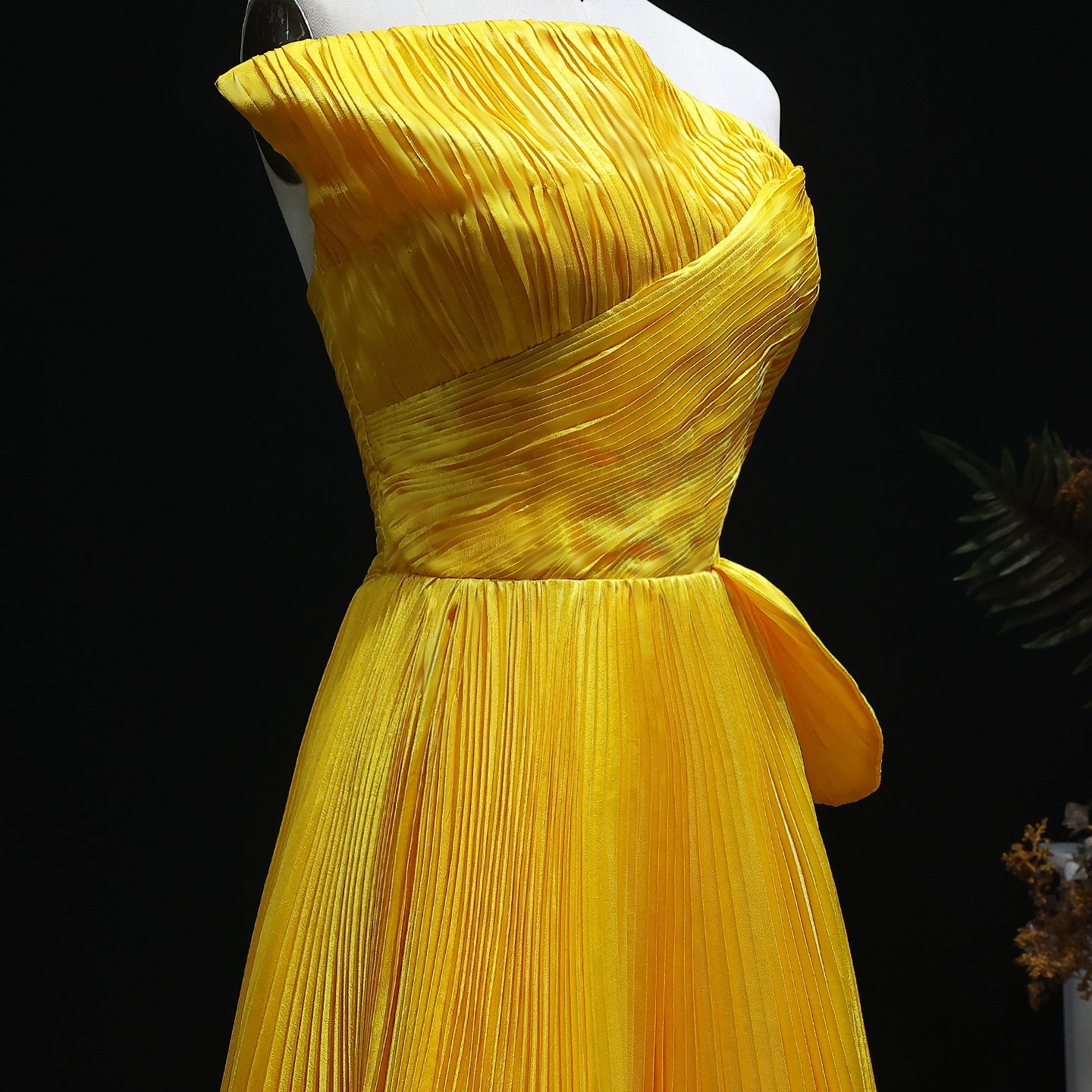 Luxury Gold Strapless A-Line Ruffles Evening Dress SF060
