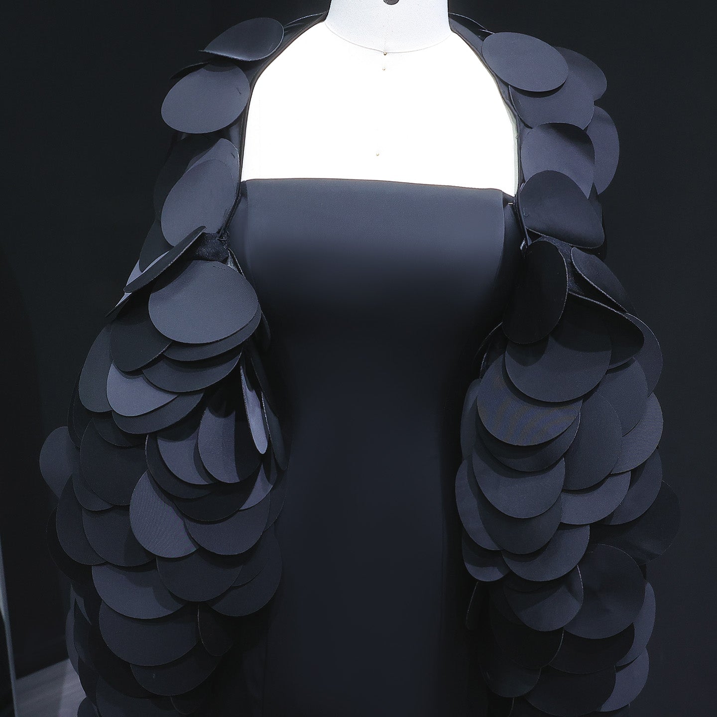 Luxury Black Strapless Ruffled Satin Mermaid Evening Dress SF588