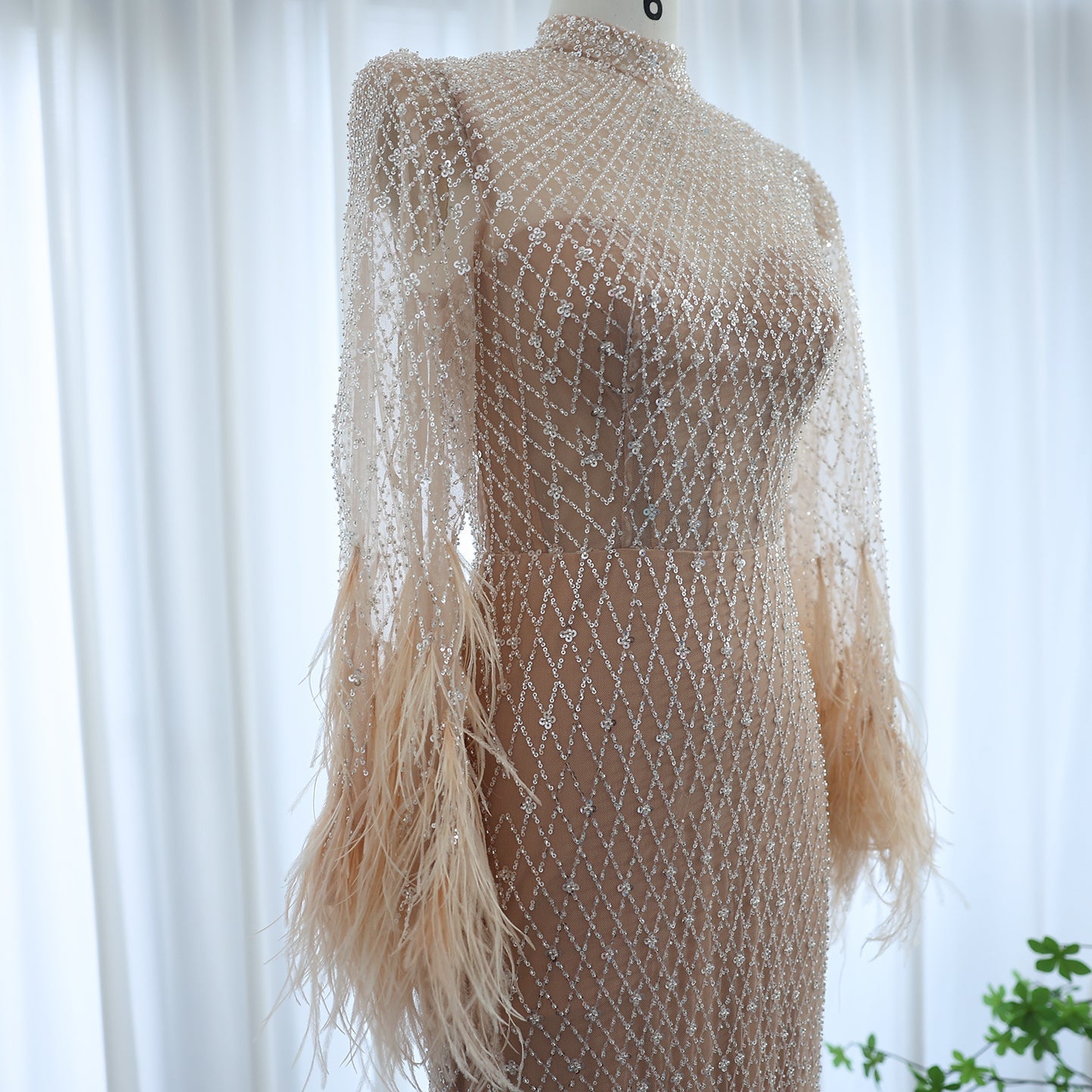 Luxury Feathers Nude Long Sleeves Mermaid Evening Dresses SS227