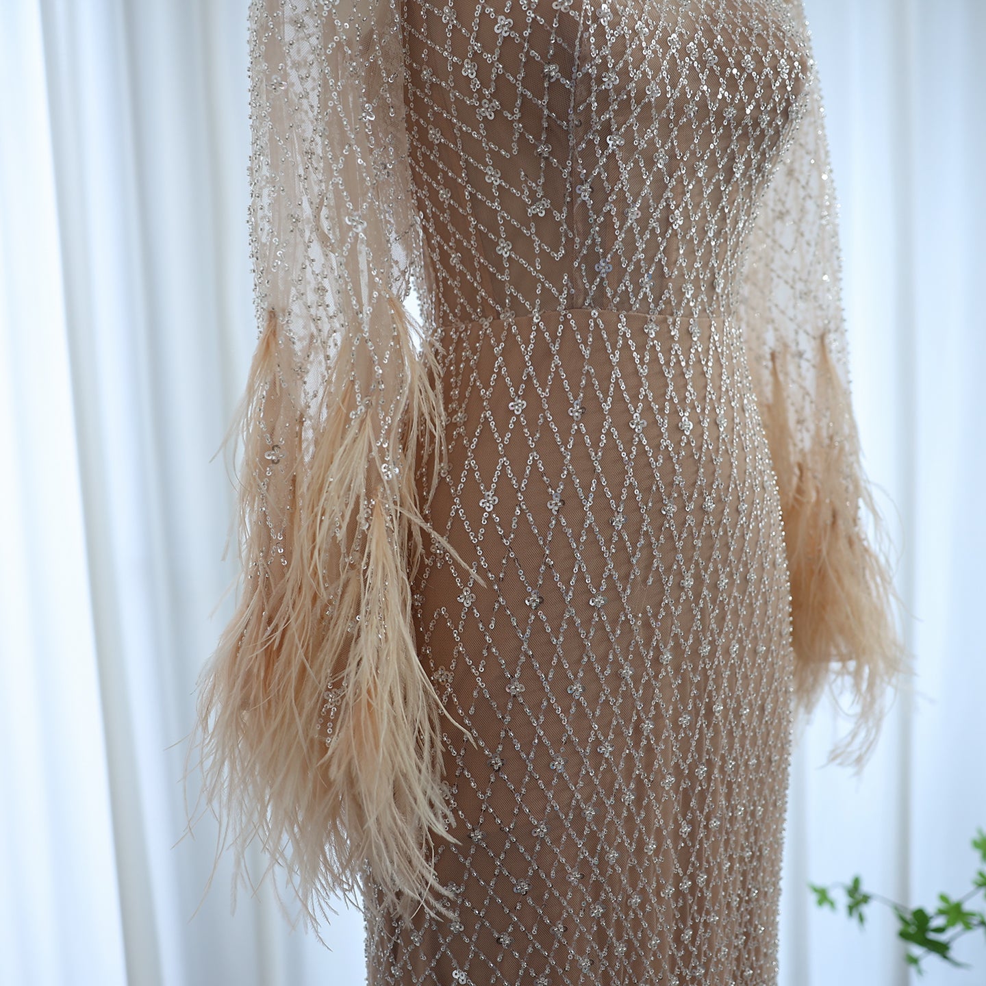 Luxury Feathers Nude Long Sleeves Mermaid Evening Dresses SS227
