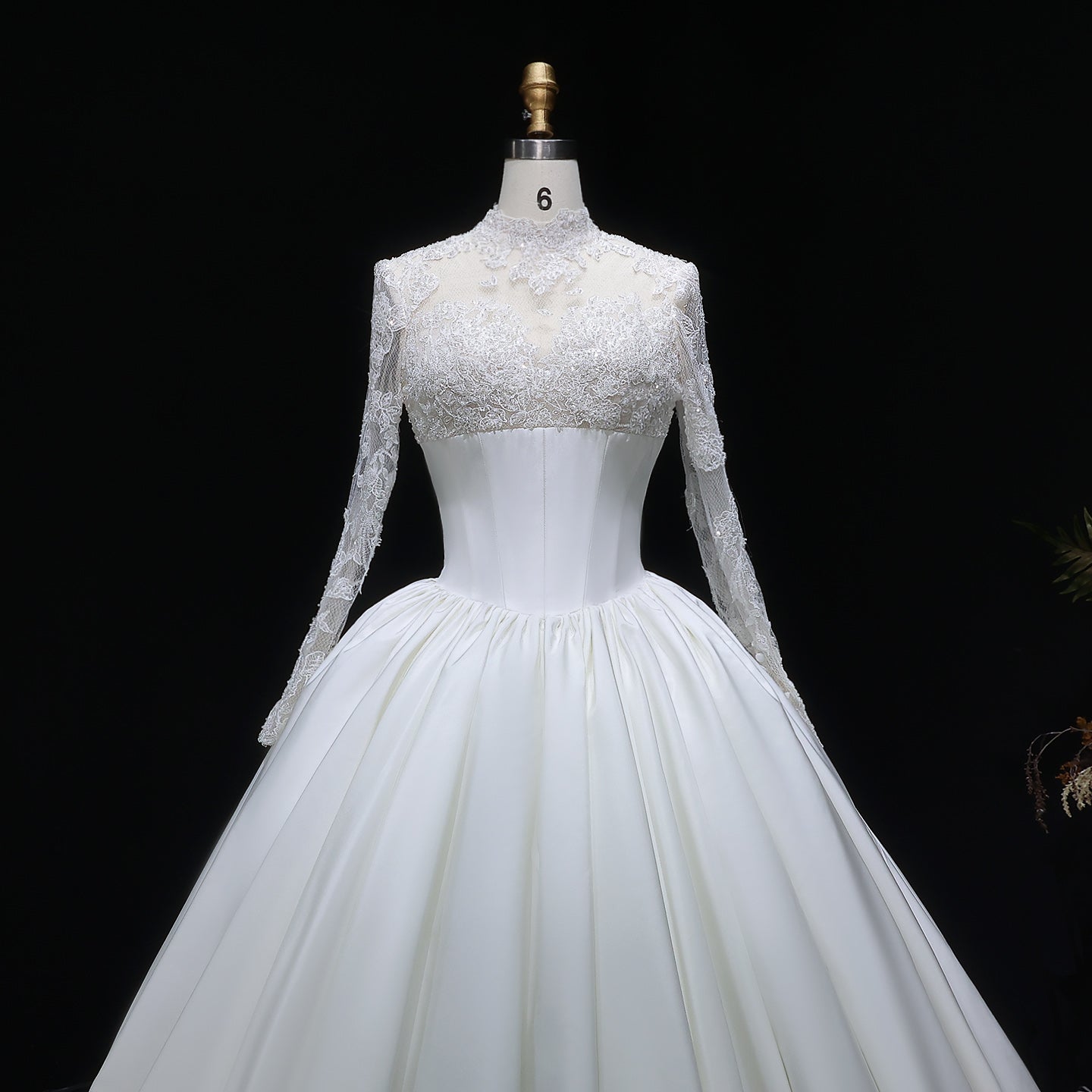 Elegant Long Sleeve Lace Ball Gown Wedding Dress SW075