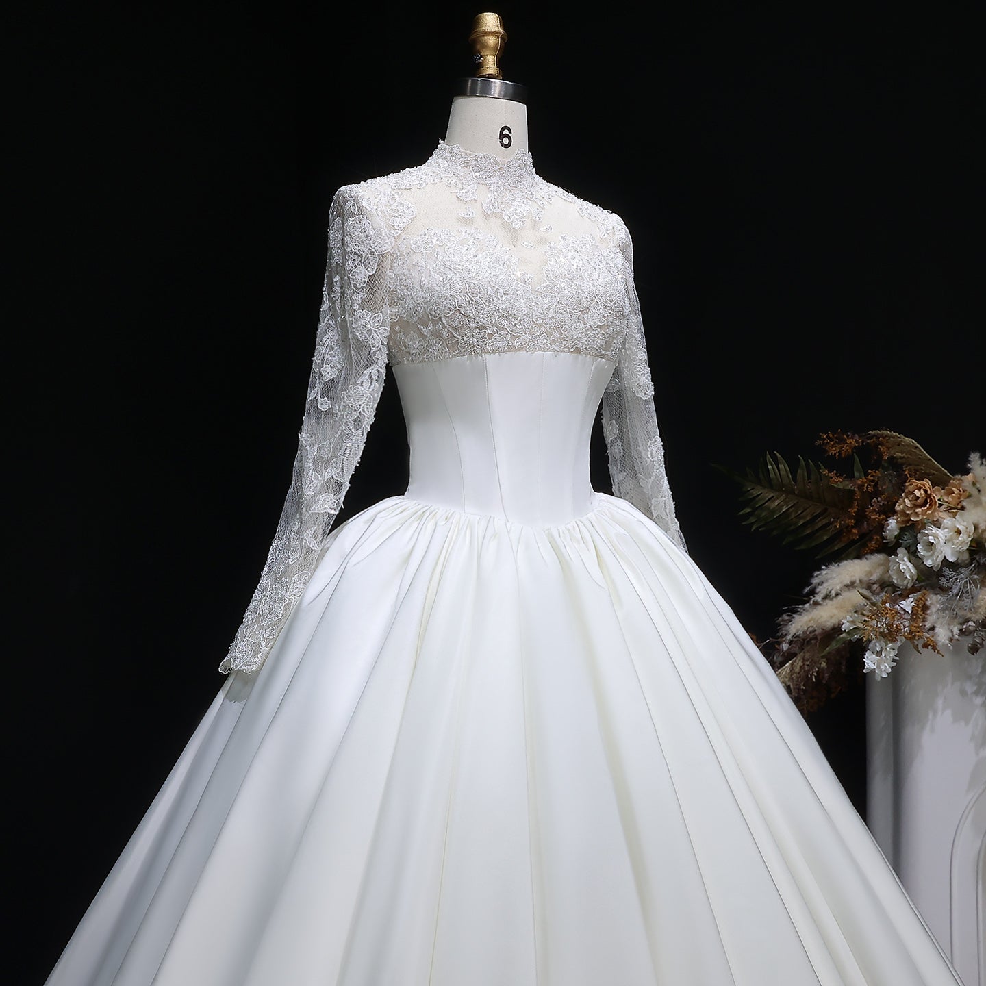 Elegant Long Sleeve Lace Ball Gown Wedding Dress SW075