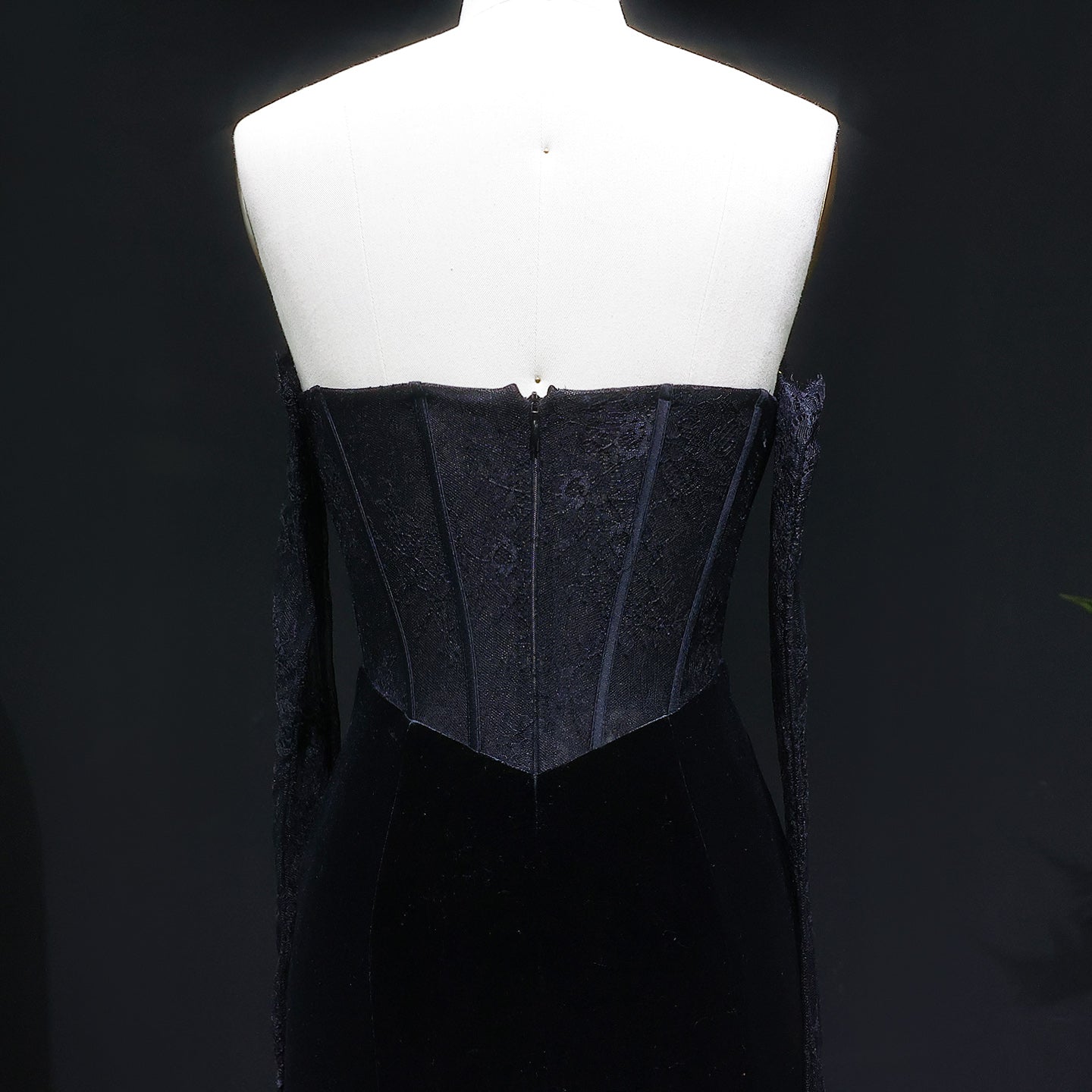Luxury Black Strapless Corset Bodice Velvet Evening Dress with Gloves SF538