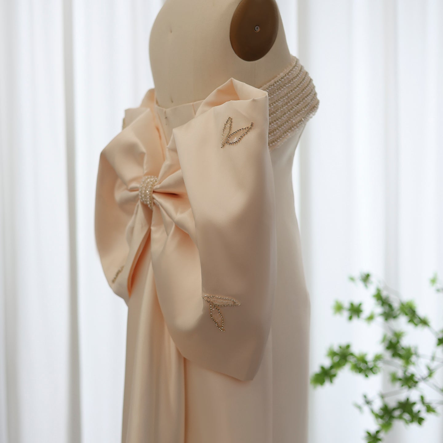 Luxury Beaded Lilac Evening Dresses with Bow Cape SS319