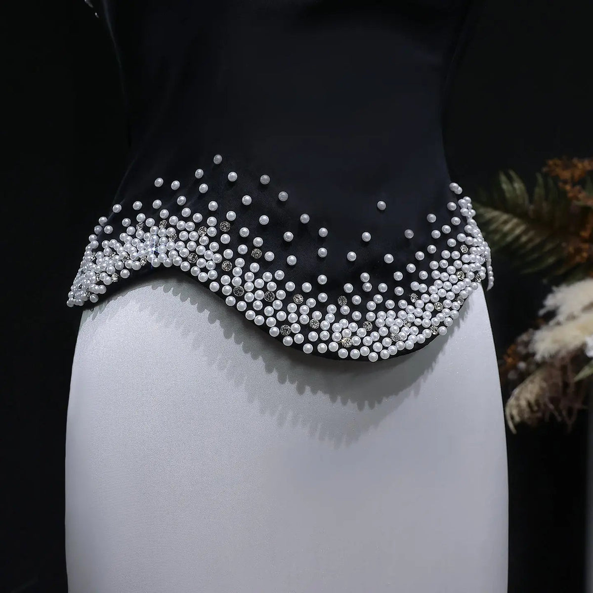 Luxury Black-White Mermaid Evening Dress with Detachable Train SF308