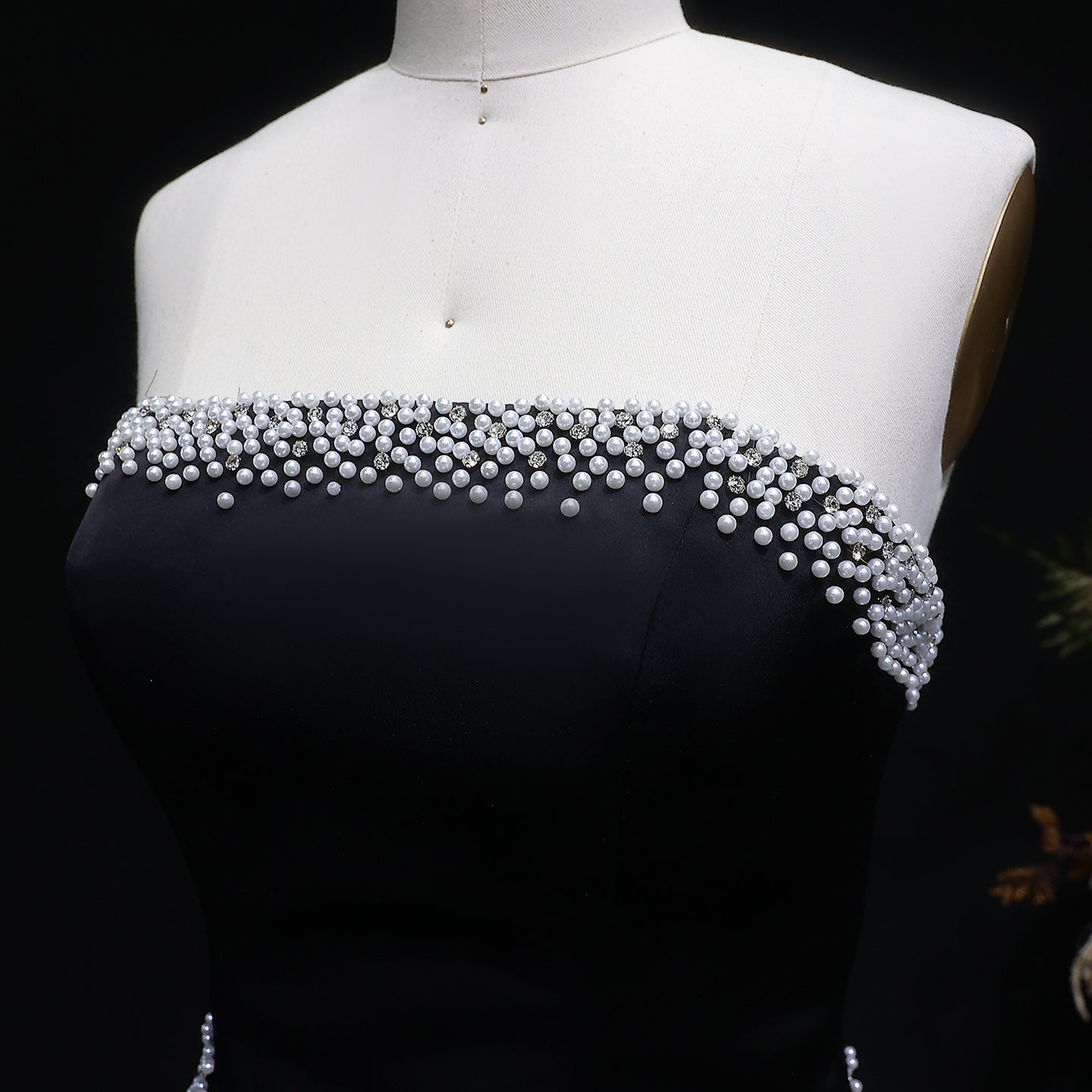 Luxury Black and White Beaded Strapless Evening Dress SF308