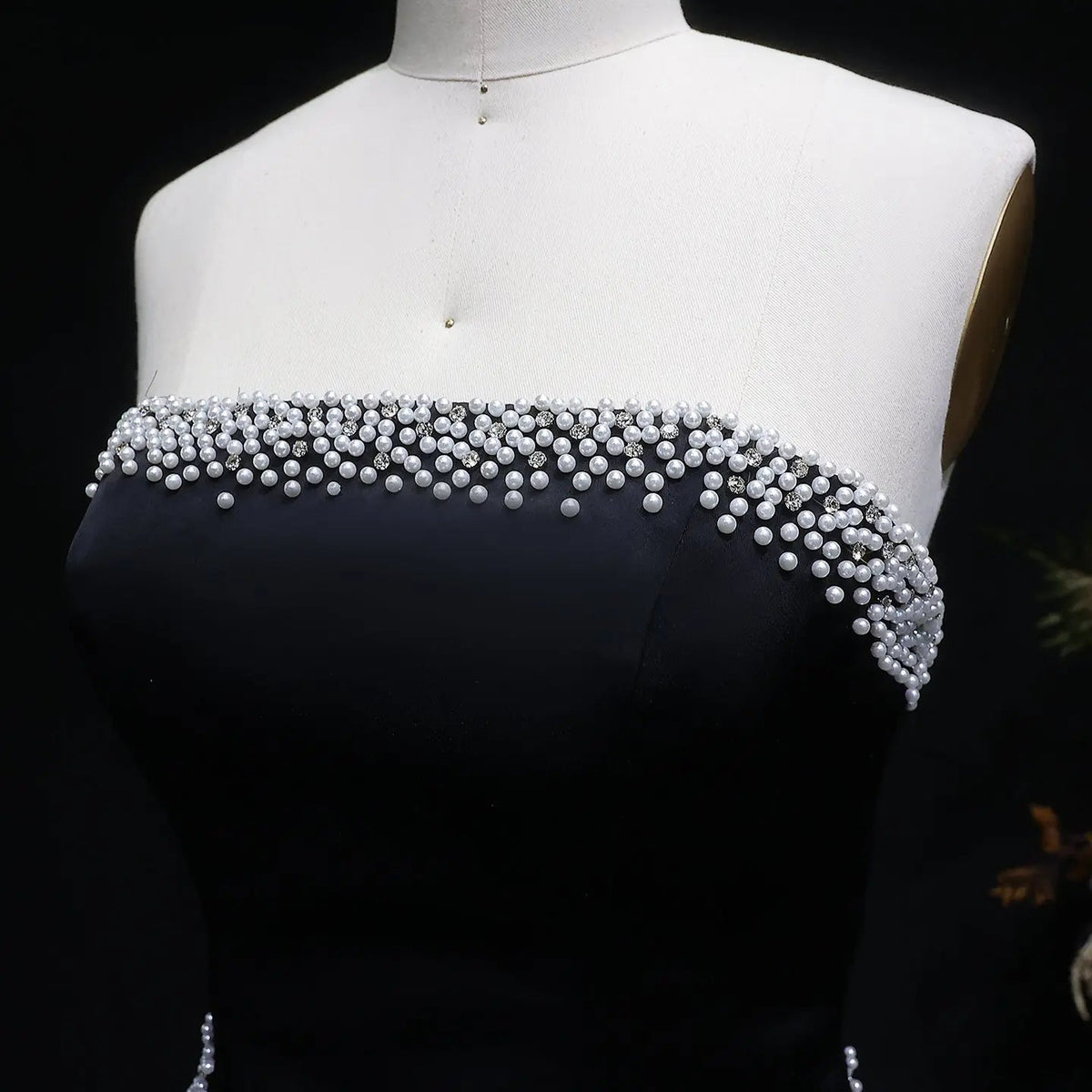Luxury Black-White Mermaid Evening Dress with Detachable Train SF308