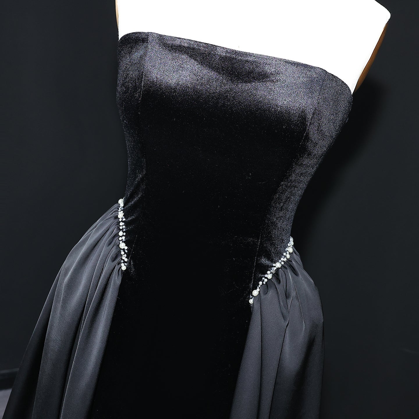 Elegant Black Strapless Evening Dress with Overskirt SF534
