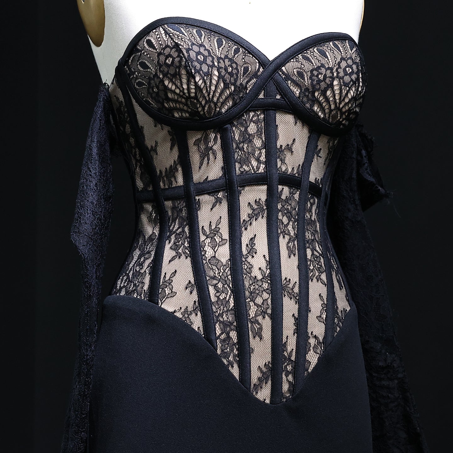Elegant Lace pattern Strapless Black Evening Dress with Gloves and Slit SF201