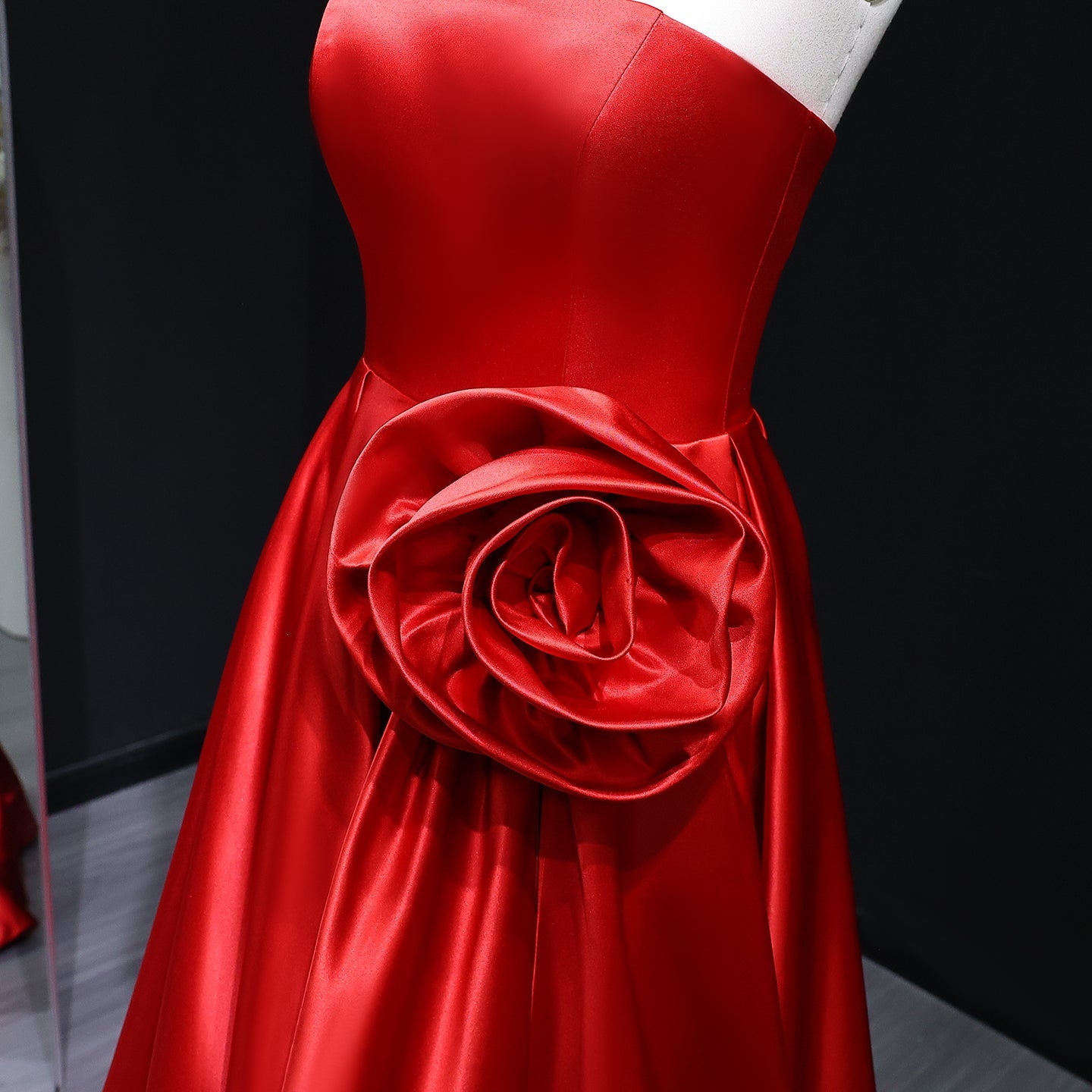 Elegant Black Strapless 3D Floarl Evening Dress SF099