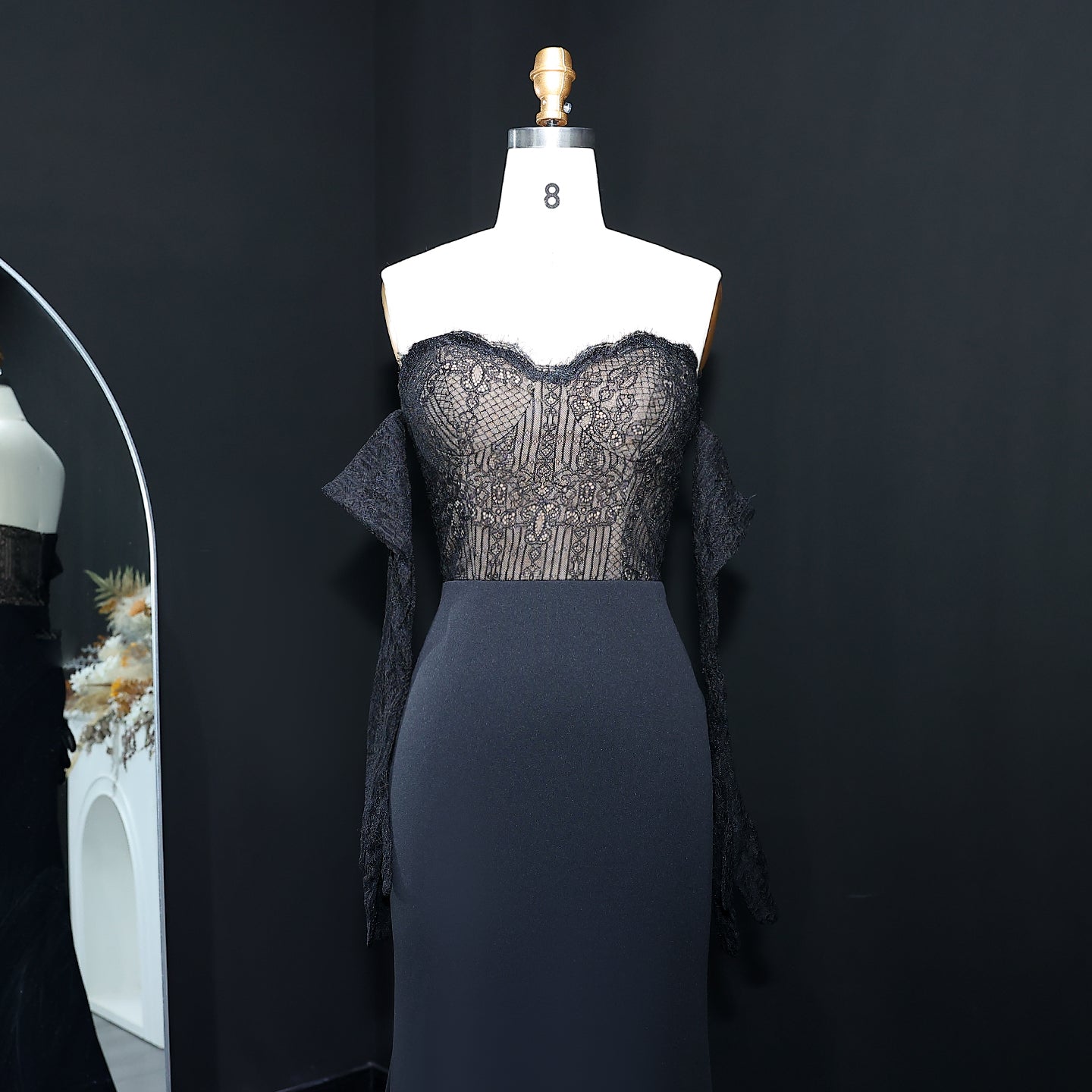 Elegant Lace pattern Sweetheart Black Evening Dress with Gloves SF216