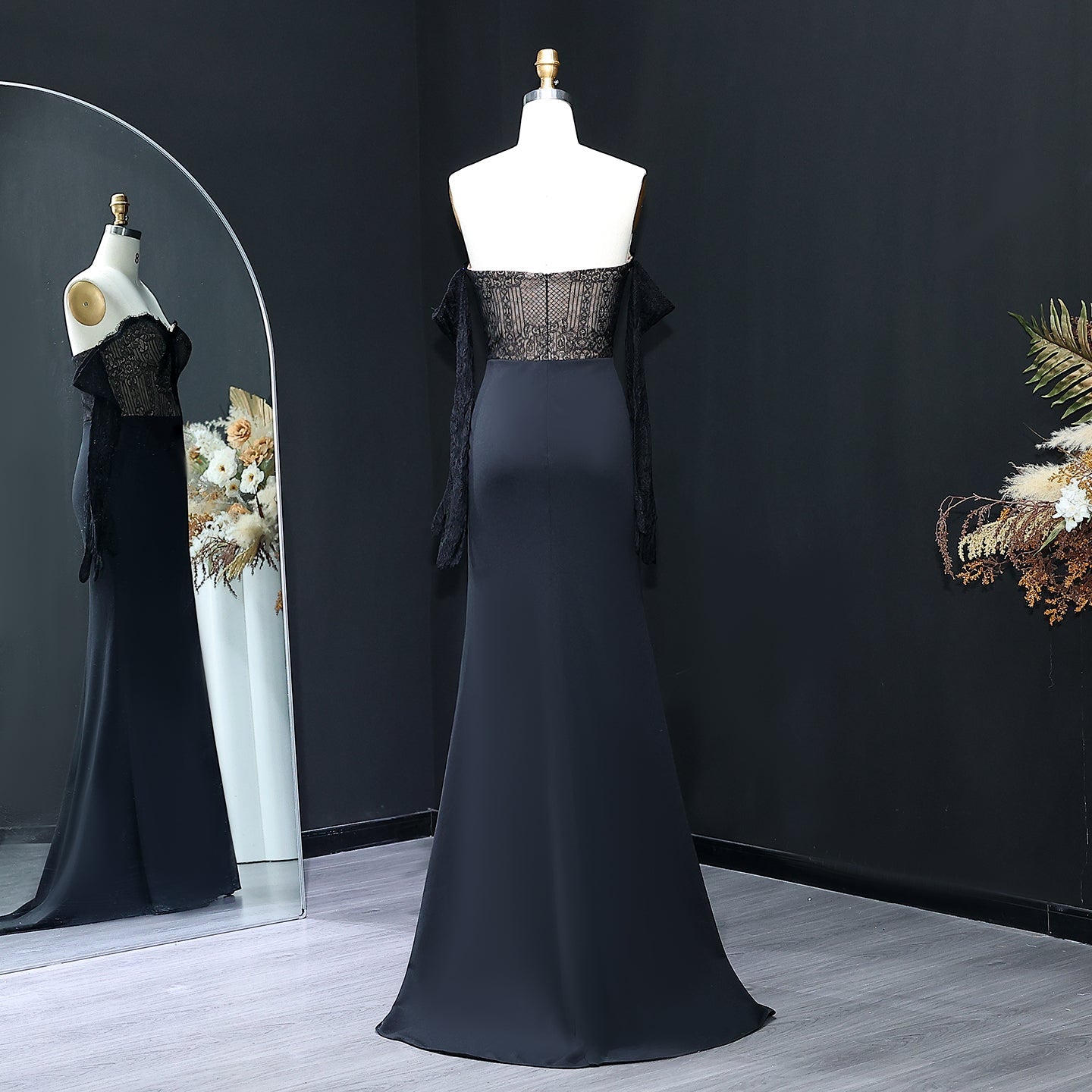 Elegant Lace pattern Sweetheart Black Evening Dress with Gloves SF216