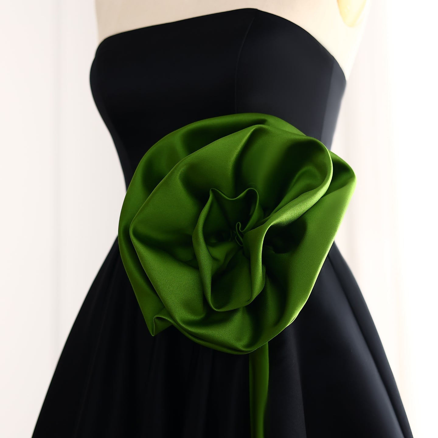 Elegant Black Strapless 3D Floarl Evening Dress SF099