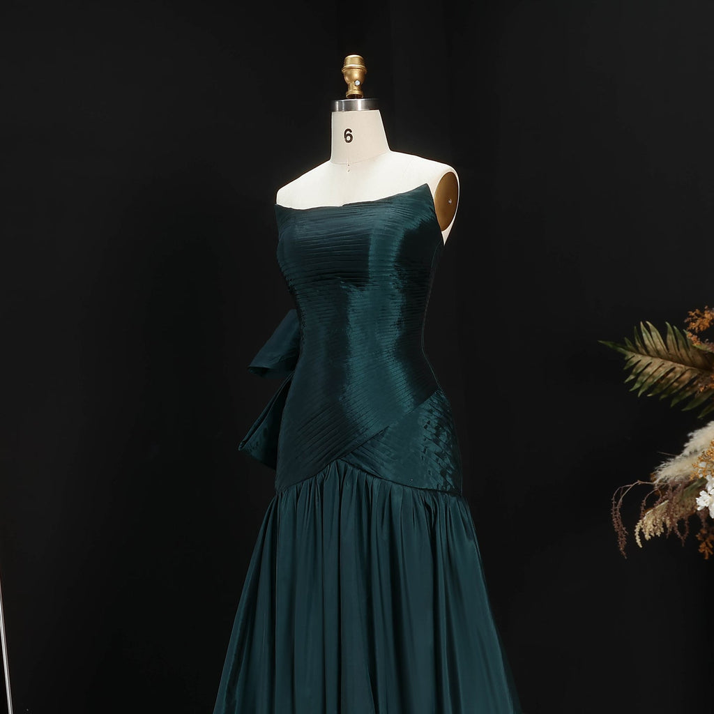 Elegant Black Strapless Mermaid Evening Dress with Bow SF475
