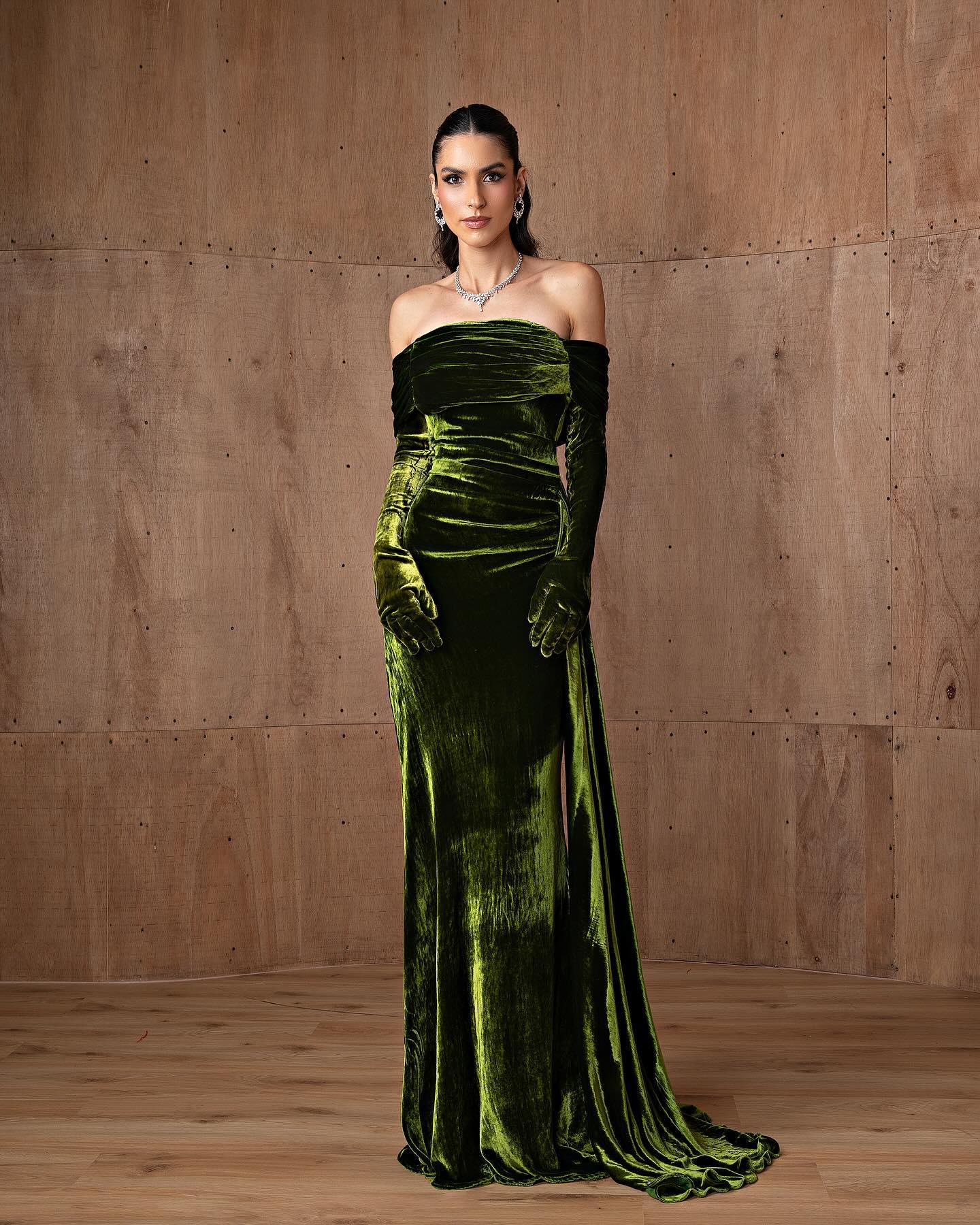 Elegant Emerald Green Velvet Evening Dress with Gloves SF378