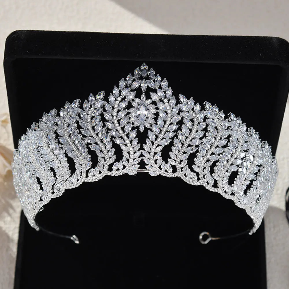Exquisite and Luxurious Handmade Queen Crown HP001