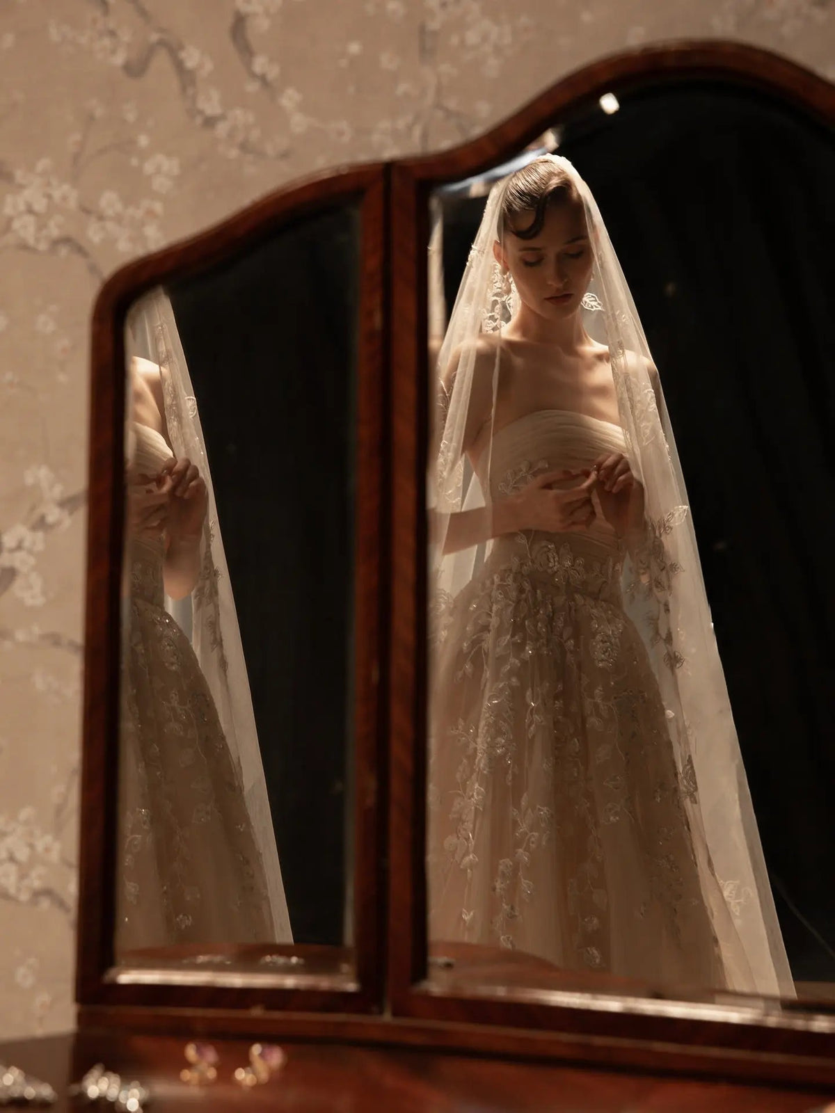 Romantic Champagne Strapless Floral Lace Tulle A-Line Wedding Dress with Veil SW664