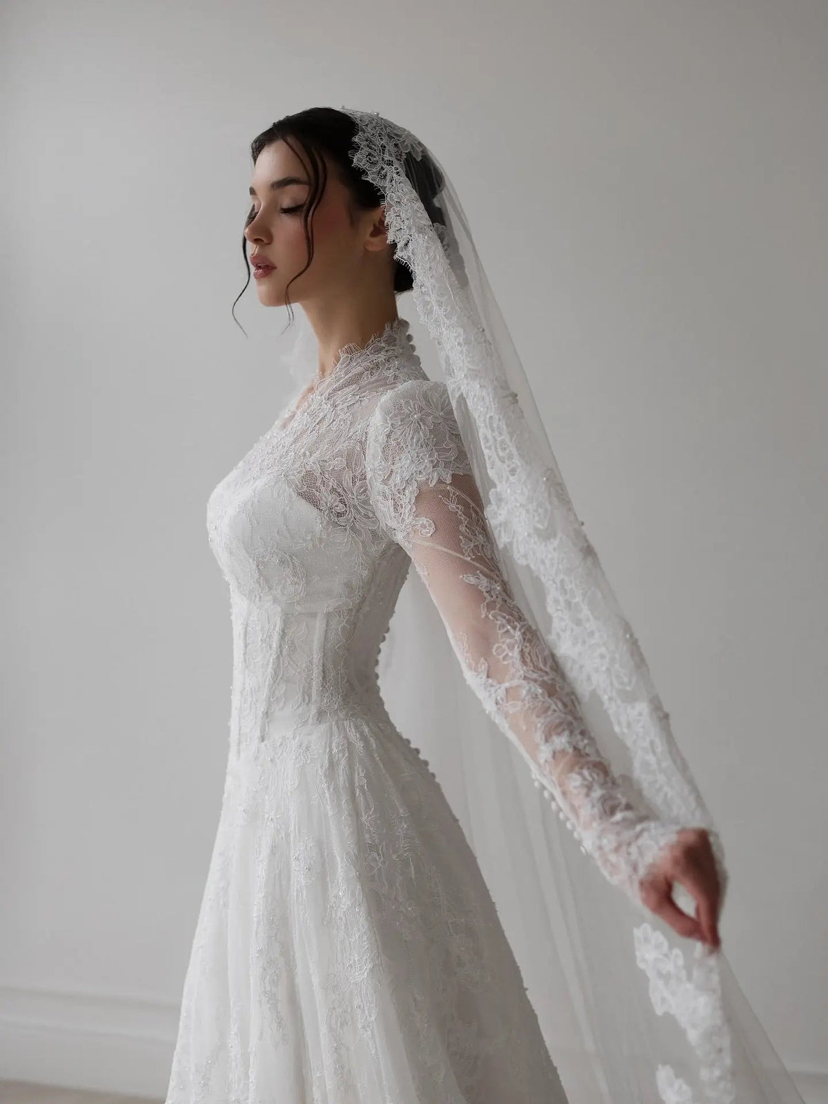 Romantic White Lace Long Sleeve A-Line Wedding Dress with Veil SW273