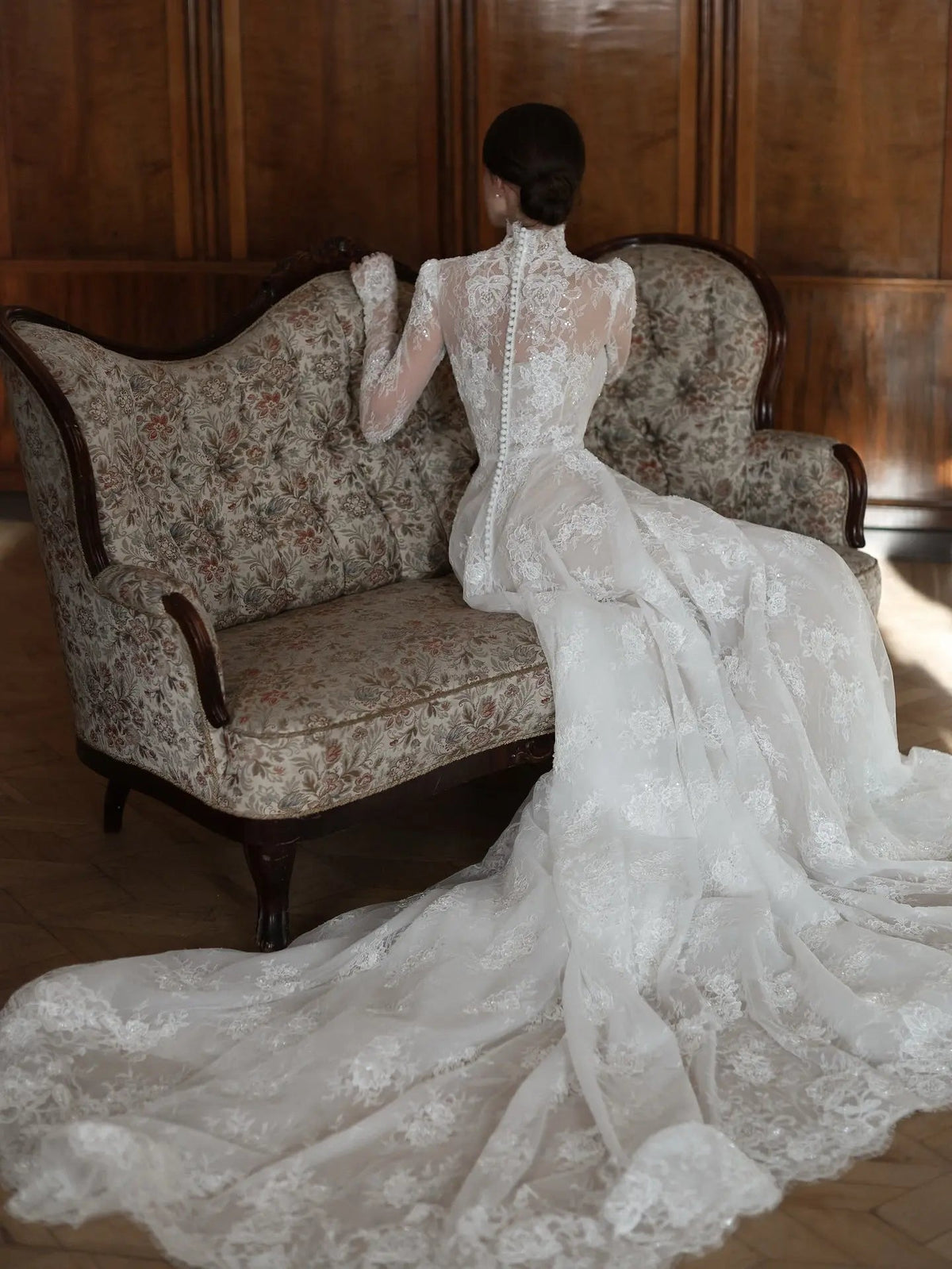 Regal Ivory Lace High Neck Long Sleeve Wedding Dress with Cathedral Veil SW277