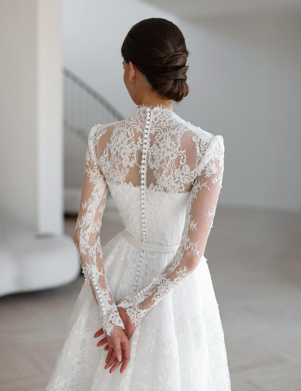 Elegant Pearl Long Sleeve Tulle and Lace Wedding Dress SW531
